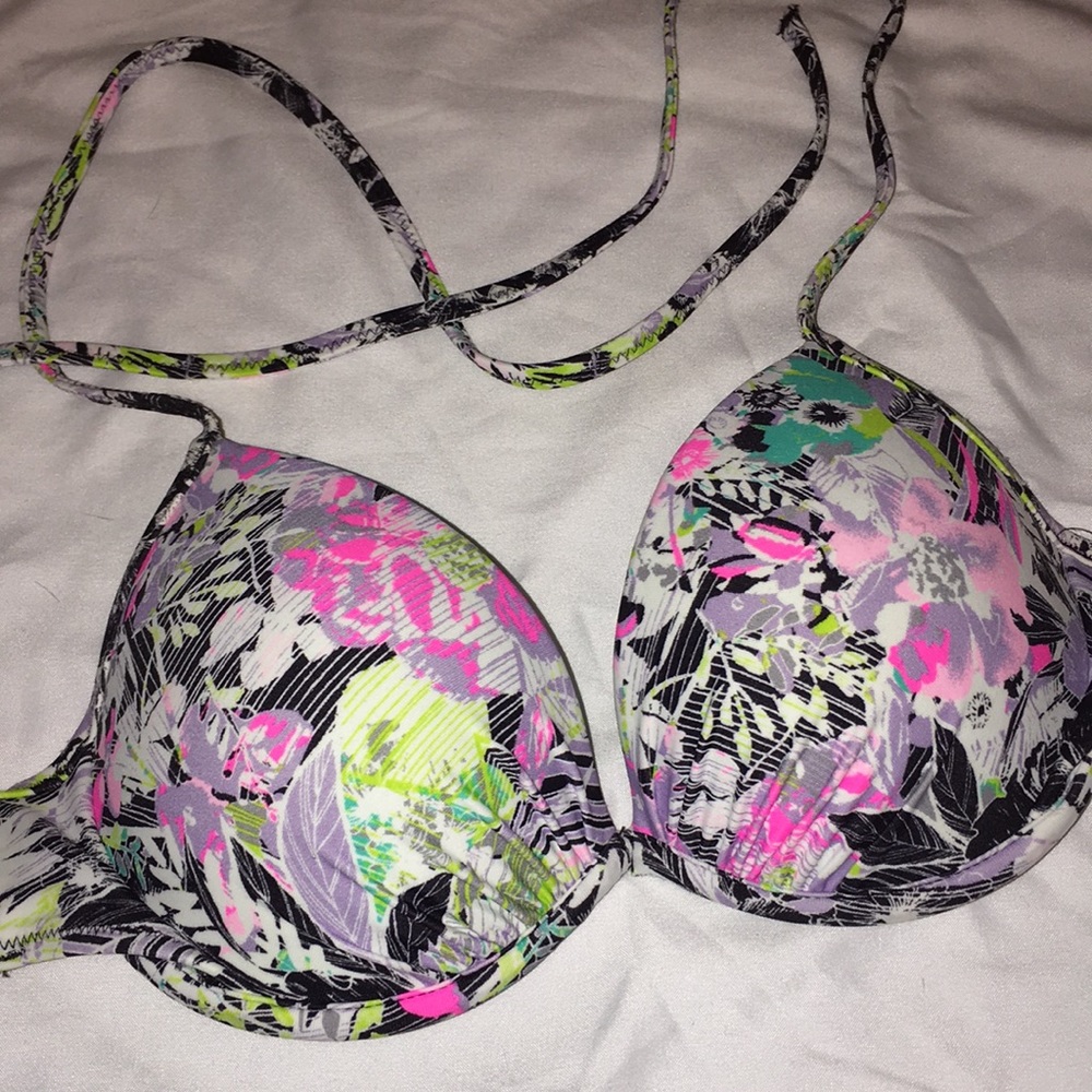 Victoria’s Secret Bikini Top 32B